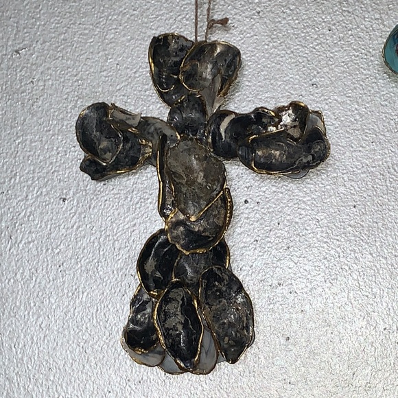 Handmade Shell Cross - Picture 6 of 17
